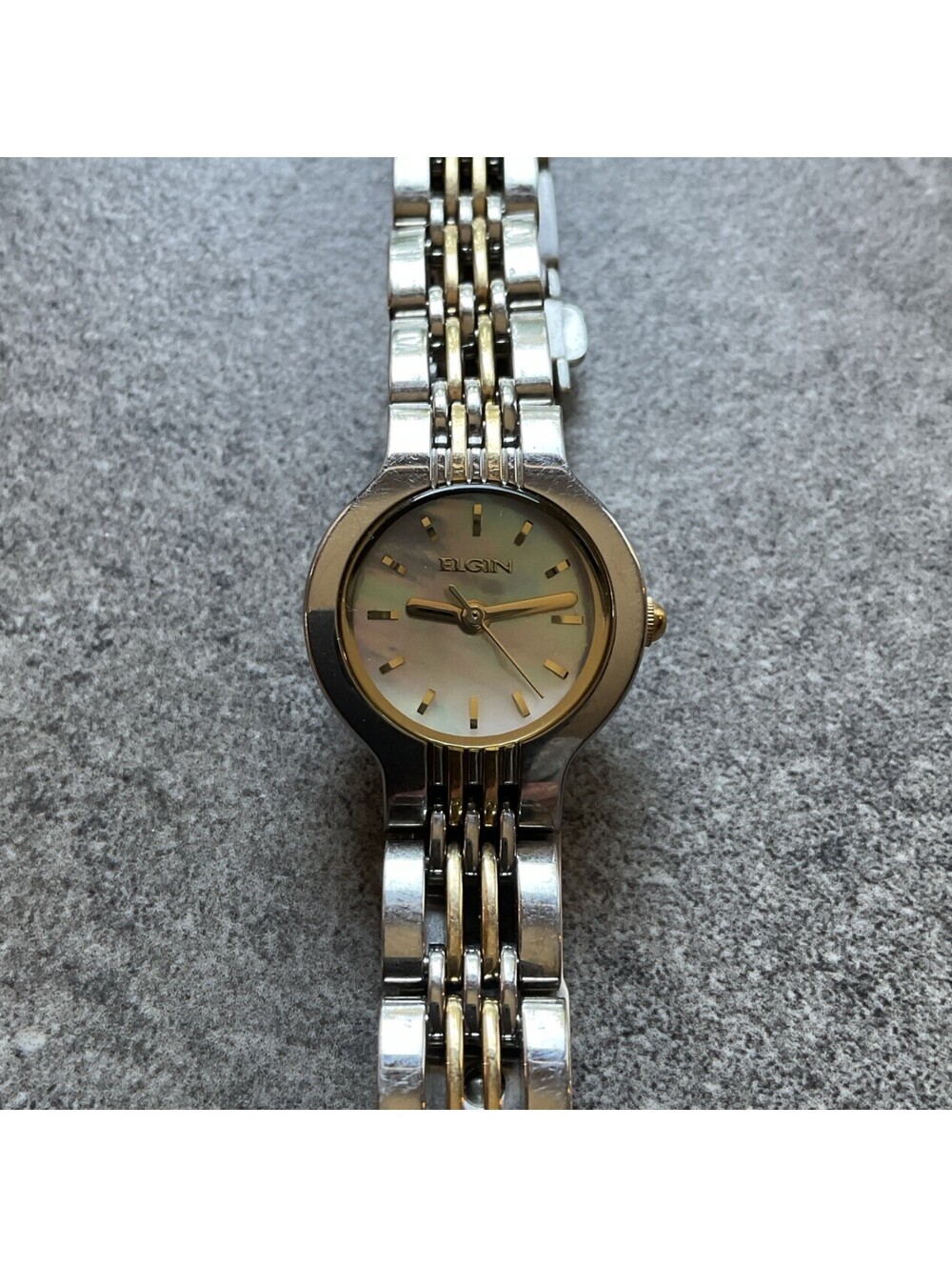 Beautiful Elgin Women’s Watch 20mm Two Tone Case And Band MOP Dial A12